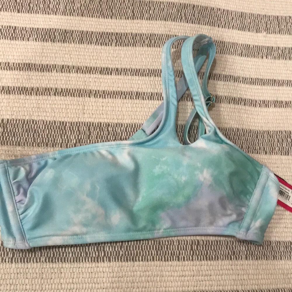 Swimsuit top really cute color